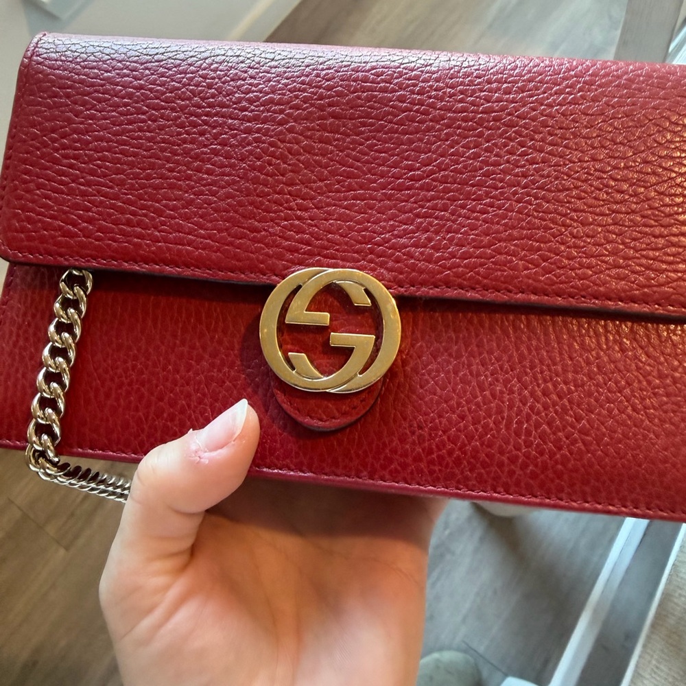 Gucci Red Crossbody Bag with Gold Chain - Picture 6 of 9